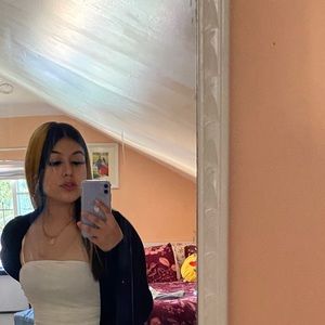 Meet your Posher, Claudia